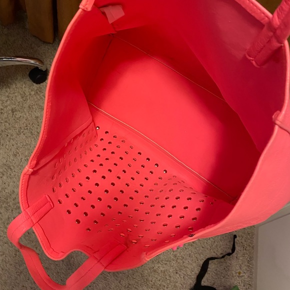 Beautiful Tote - Picture 4 of 4